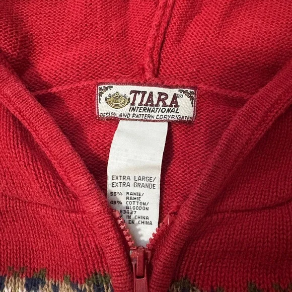 TIARA | Women’s Vintage Full Zip Sweaters - Picture 4 of 4